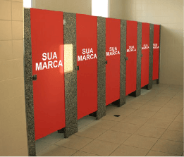 Adesivo na porta do banheiro